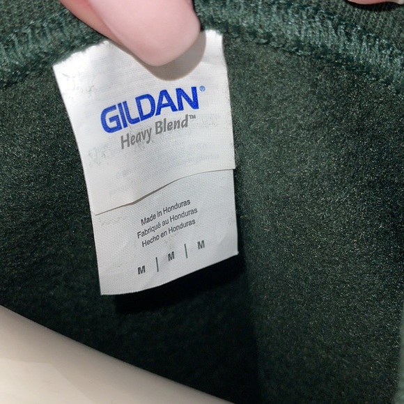 NWOT unisex size medium Gildan “Don’t Stop Retriven’” sweatshirt - Picture 3 of 7